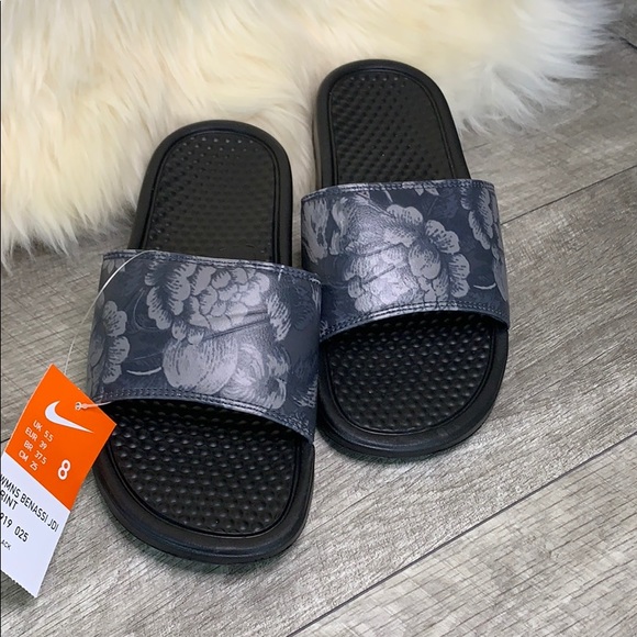 nike women's slide sandals size 8
